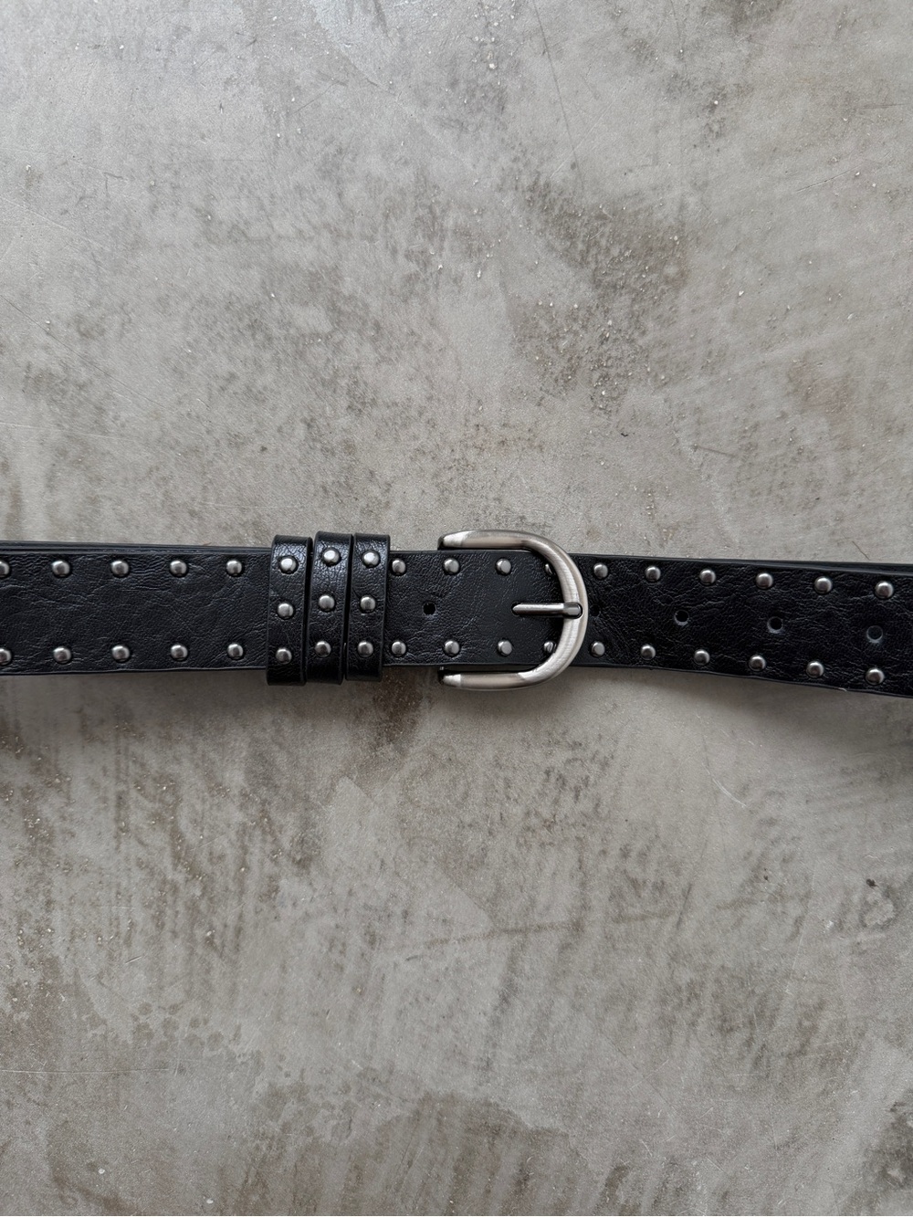Black Studded Men's Leather Belt - Picture 2 of 9